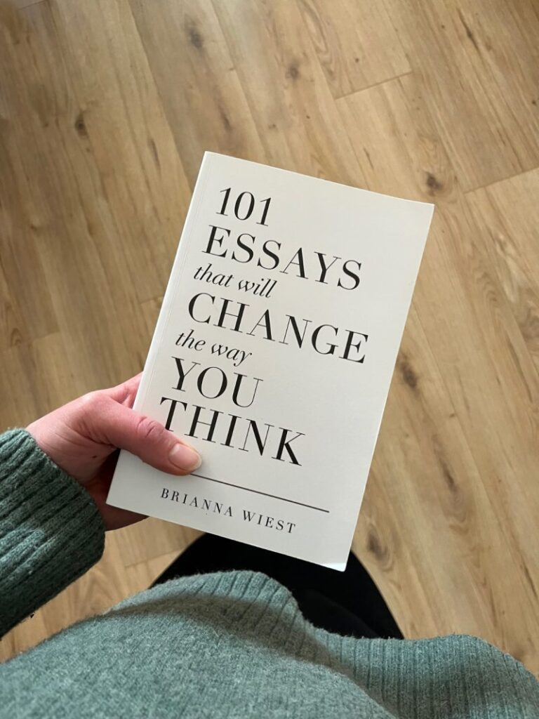 101 essays that will change the way you think - Brianna Wiest